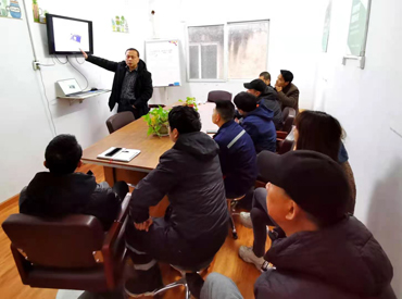 武汉承天液压机电设备有限公司不断提高员工技术水平