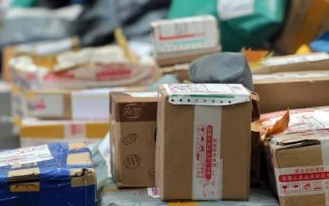 快递进了村  货物送上门