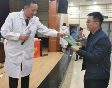 侯立新的“武汉好人圈”：不忘初心笃定前行