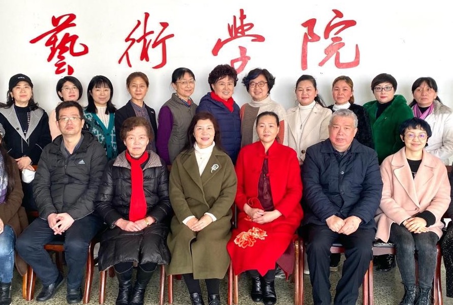 非遗传承热！武汉交职院学生拿起“绣花针”学手艺