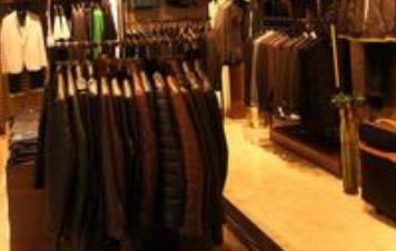 服装实体店不合时宜了吗？实体服装店该如何转型？