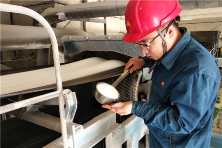 大庆石化“昆仑”牌中颗粒尿素新产品力挺龙江春耕