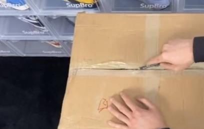 小盲盒拆出百亿元大市场 盒子里的“惊喜”能持续多久？