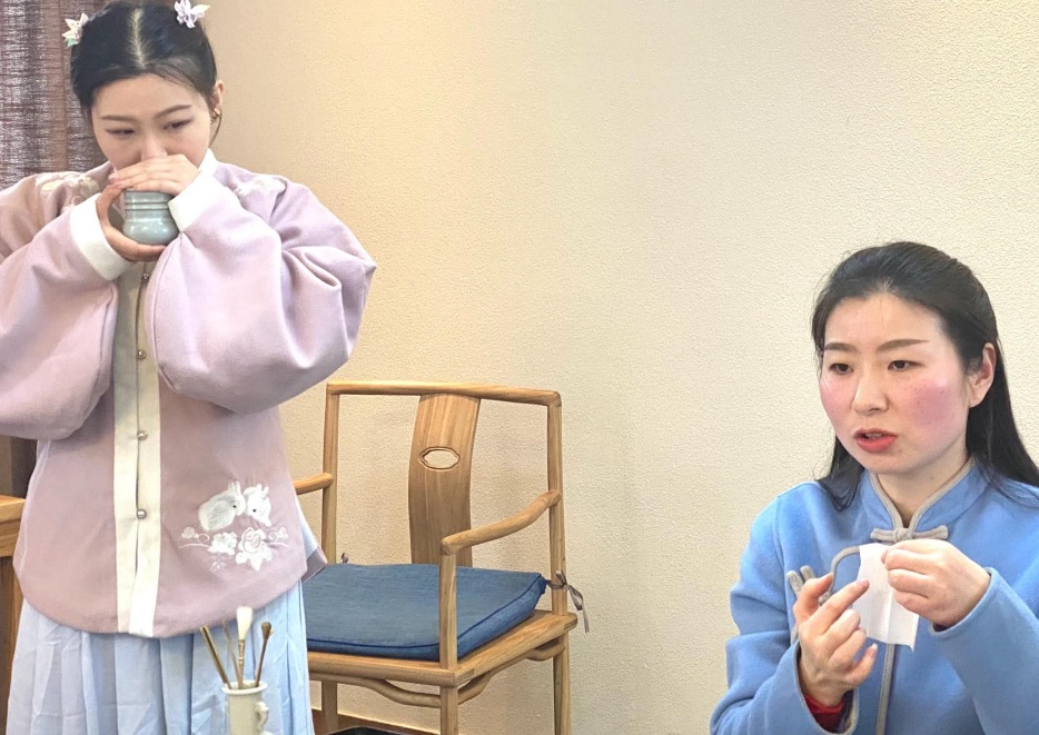 湖北省收藏家协会正式成立香文化分会 李香任分会会长