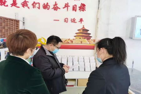 齐齐哈尔市富拉尔基区：领导干部&ldquo;微服&rdquo;体验百姓办事流程 直面问题抓整改