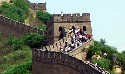 八达岭长城景区发布游客流量黄色预警 已有3.9万人次预约门票