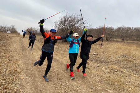 齐齐哈尔市碾子山区举行户外山地越野挑战第一次测试赛