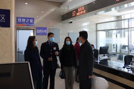 正视问题优化环境 黑龙江龙江县深入开展走流程为民办实事活动