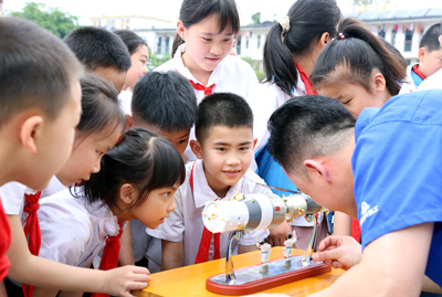 航天日：长虹公司开展航天文化进校园系列活动