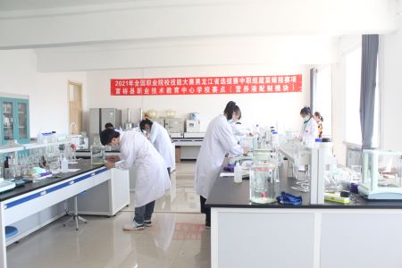 黑龙江省职业院校技能大赛中职组蔬菜嫁接赛在富裕县举办