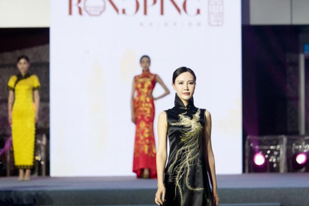 遇见华裳 荣萍旗袍惊艳南京与佛罗伦萨结好40周年文化周