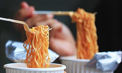 后疫情时代 方便面销量逆势生长，专家有话说