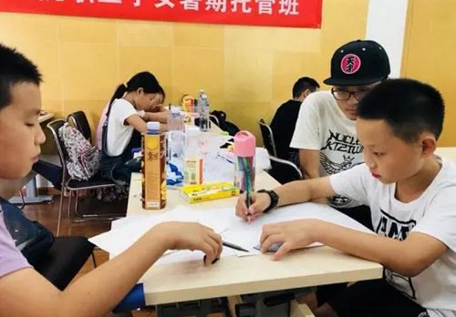 北京将启动暑期托管：行业&ldquo;暑期档&rdquo;生变 教育公司股价萎靡