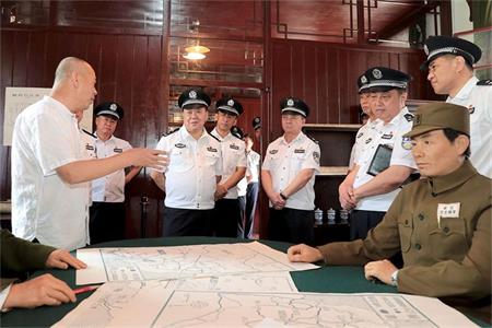 哈尔滨市公安局党委集体参观第四野战军前线指挥部旧址纪念馆