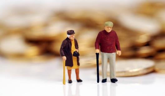 人社部：继续推动扩大养老保险基金投资运营规模