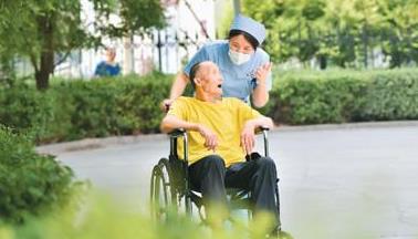 覆盖规模超10亿人 中国居民养老保障网越织越密