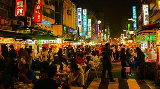 发展夜间经济 增添消费活力