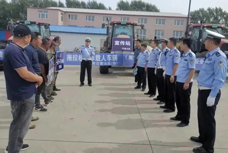秋收农忙时节，哈尔滨市开展交通安全防范宣传