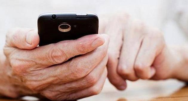 为何越来越多&ldquo;银发族&rdquo;沉迷&ldquo;刷手机&rdquo;？