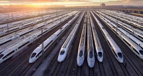 全国铁路将实行新的列车运行图