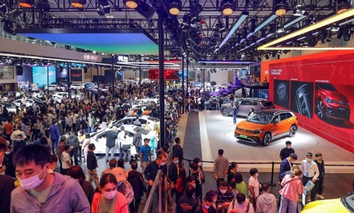 逛车展、品美食 国庆黄金周天津消费市场“爆”了