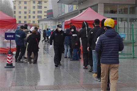 闻令而动、迅速响应，哈尔滨公安全力护航核酸检测现场秩序