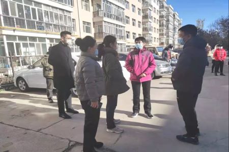 主动担当争做先锋 黑龙江克东县党员干部助力核酸检测工作顺利进行