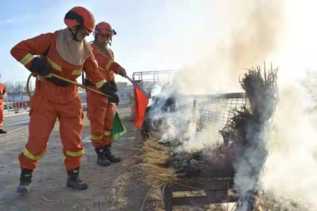 新疆巴州森林消防： 凛凛寒冬下挡不住的冬训热情