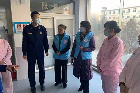 “蓝马甲”助力“火焰蓝”——海城市消防救援大队联合消防志愿者开展老年公寓消防安全宣传活动