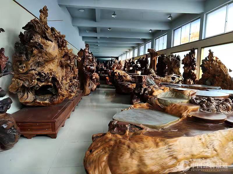 义乌侬与21大象运金丝楠木桩的故事