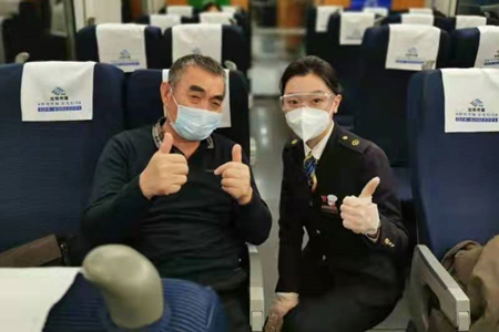 大连客运段多举措扮靓“冬奥”列车