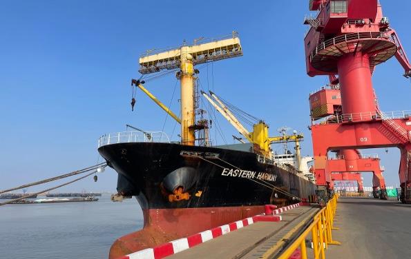 汇鸿中鼎公司&ldquo;信银企企&rdquo;一带一路出口项目首批设备启运印尼