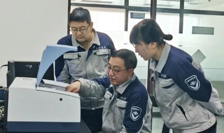 瓦轴集团成功研制六大系列轴承专用润滑脂