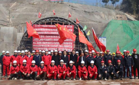 汉巴南铁路仪陇段27座隧道全部贯通