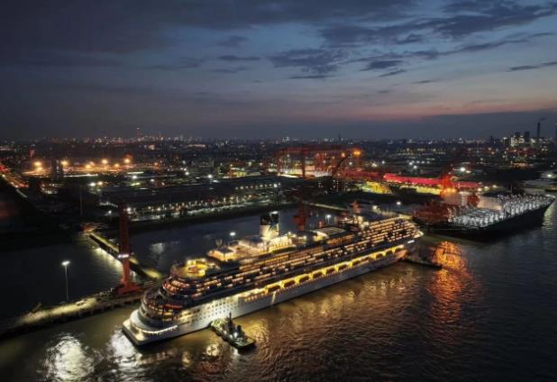 首艘国产大型邮轮“爱达·魔都号”圆满完成首次试航