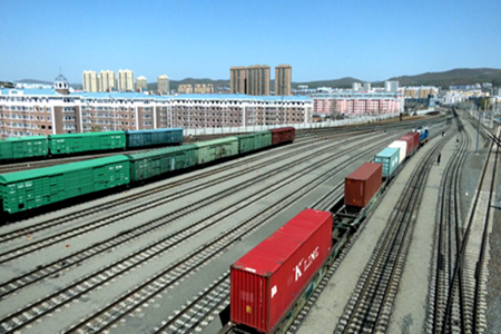 中欧班列首次通过“铁路快通”模式从绥芬河铁路口岸入境
