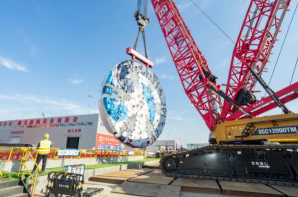 世界最长的海底公路隧道“海天号”盾构机刀盘顺利下井