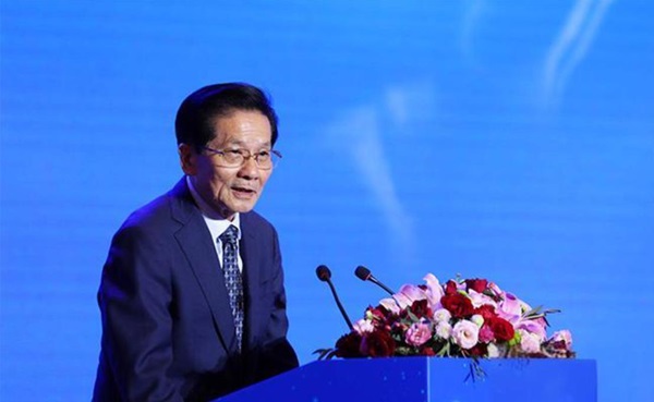 贺铿: 科技赋能发展，创新决胜未来