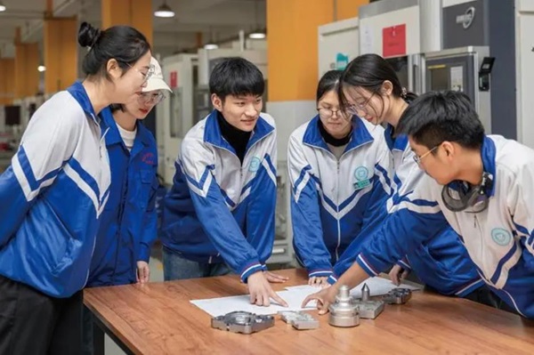 职业教育专家安阳：引领教育科技创新，逐梦未来教育之路