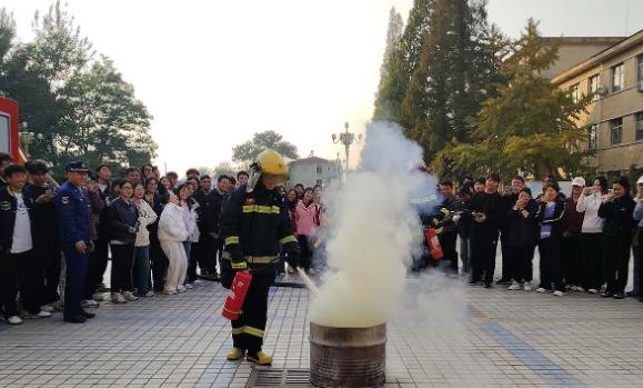 秦皇岛市消防救援支队昌黎大队联合高校开展消防安全培训