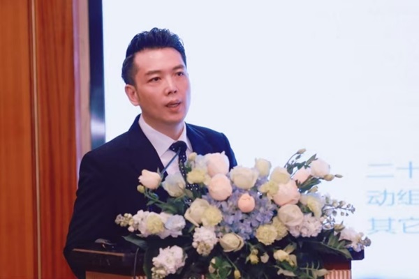 荣耀时刻！兰礼明摘获2021创新发展高峰论坛&ldquo;智慧企业解决方案创新奖&rdquo;