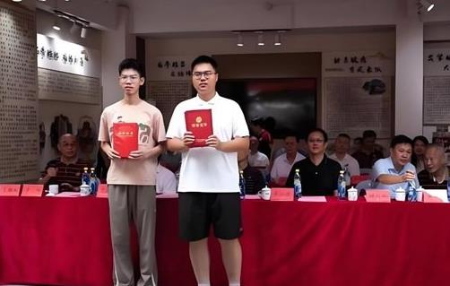 退役军人黄马金：岁月铸忠魂，笔墨写春秋