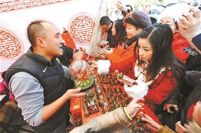 毛猴第5代传人披露10年创业史 辞职回归非遗制作