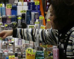 港媒：内地游客春节赴日抢购避孕套