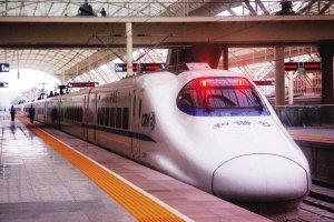 春运铁路动车发送旅客破亿