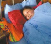 四川一环卫工意外将脏水溅到女子身上遭殴打(图)