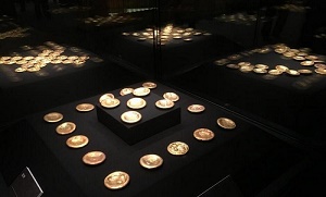 海昏侯墓文物亮相首都博物馆 各类金器抢眼