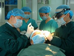 华南首例！江西少年移植“猪角膜”后复明