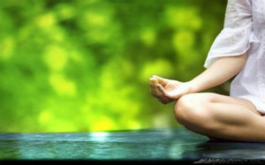 4式瑜伽缓解女性产后身材问题