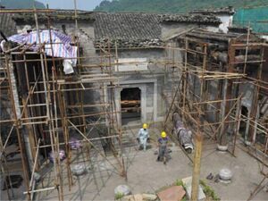 汉代铜镜有“英文” 千百年来引猜想